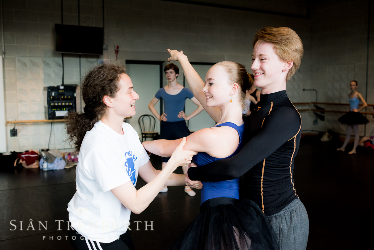 ballet-students-show-photographer390